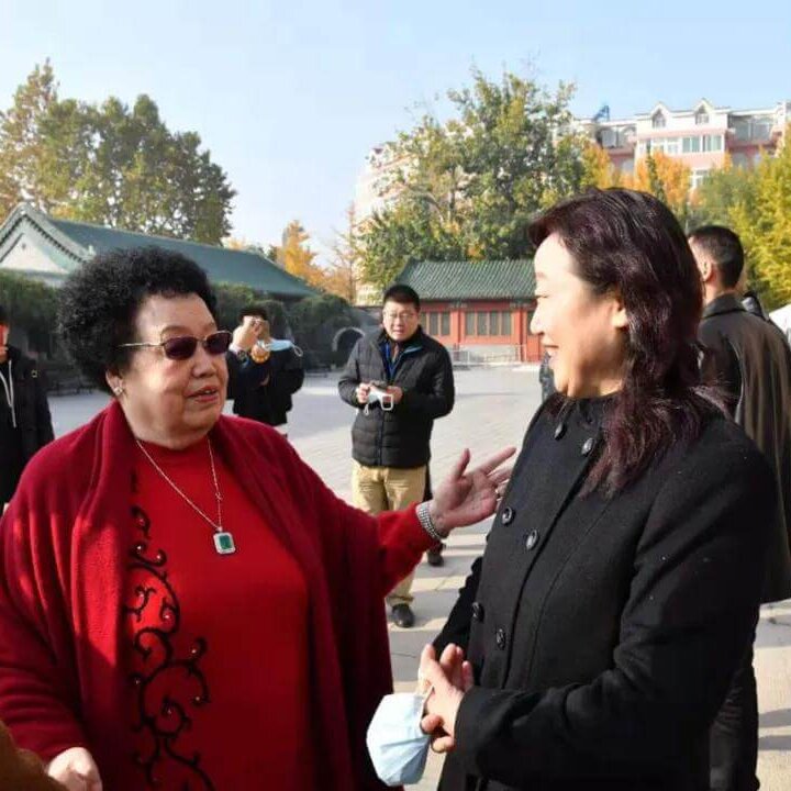 北京市非遗传承人群研培班参观中国紫檀博物馆和红桥市场非遗传播孵化园